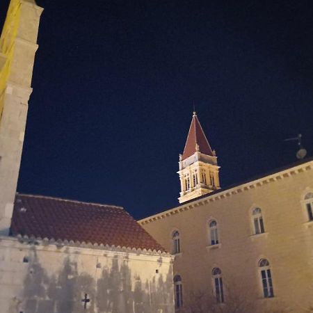 Holiday Home Ruzmarin Trogir Exterior foto